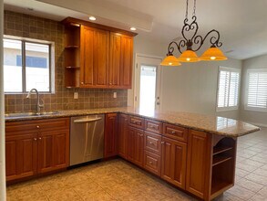 21611 N 48th Pl in Phoenix, AZ - Building Photo - Building Photo