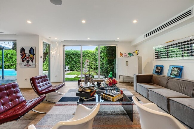 79 Shore Dr W in Miami, FL - Building Photo - Building Photo