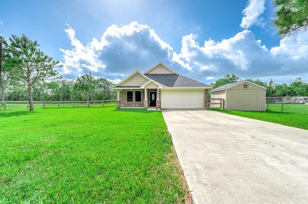 7823 Pleasant Ave in Alvin, TX - Building Photo