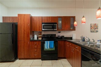 3151 Regal Dr in Edinburg, TX - Building Photo - Building Photo
