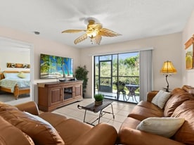 1669 Seascape Cir, Unit 1669 in Tarpon Springs, FL - Building Photo