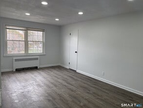 6 Revere Dr in Stamford, CT - Building Photo - Building Photo