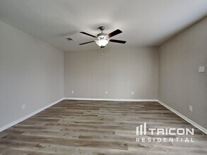 664 Totem Trail Dr in La Marque, TX - Building Photo - Building Photo