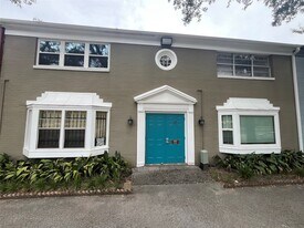 11609 Chimney Rock Rd in Houston, TX - Building Photo