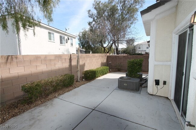 2568 Diplomacy Pointe Ct in Henderson, NV - Building Photo - Building Photo