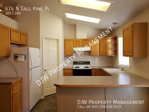 674 N Tall Pine Pl in Meridian, ID - Building Photo - Building Photo