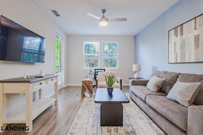 2331 Commerce Park Dr NE, Unit 3201 in Palm Bay, FL - Building Photo - Building Photo