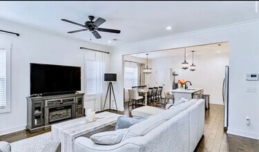 17 E Decatur St in Greenville, SC - Building Photo - Building Photo