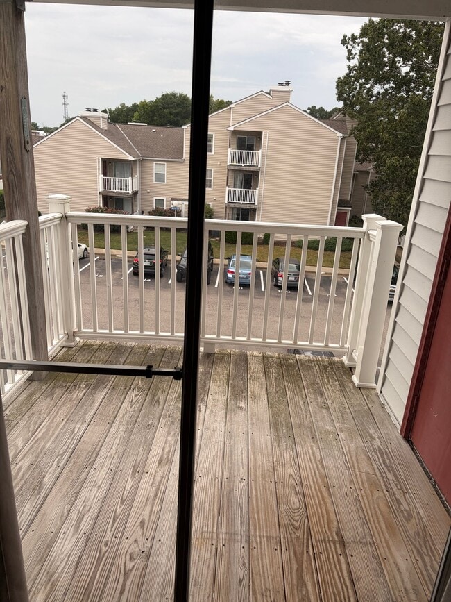 property at 2128 Retreat Ct