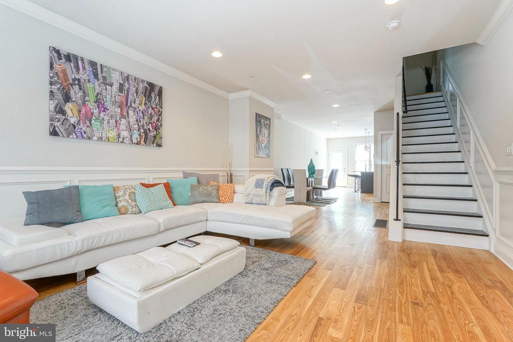 2332 Ellsworth St in Philadelphia, PA - Building Photo