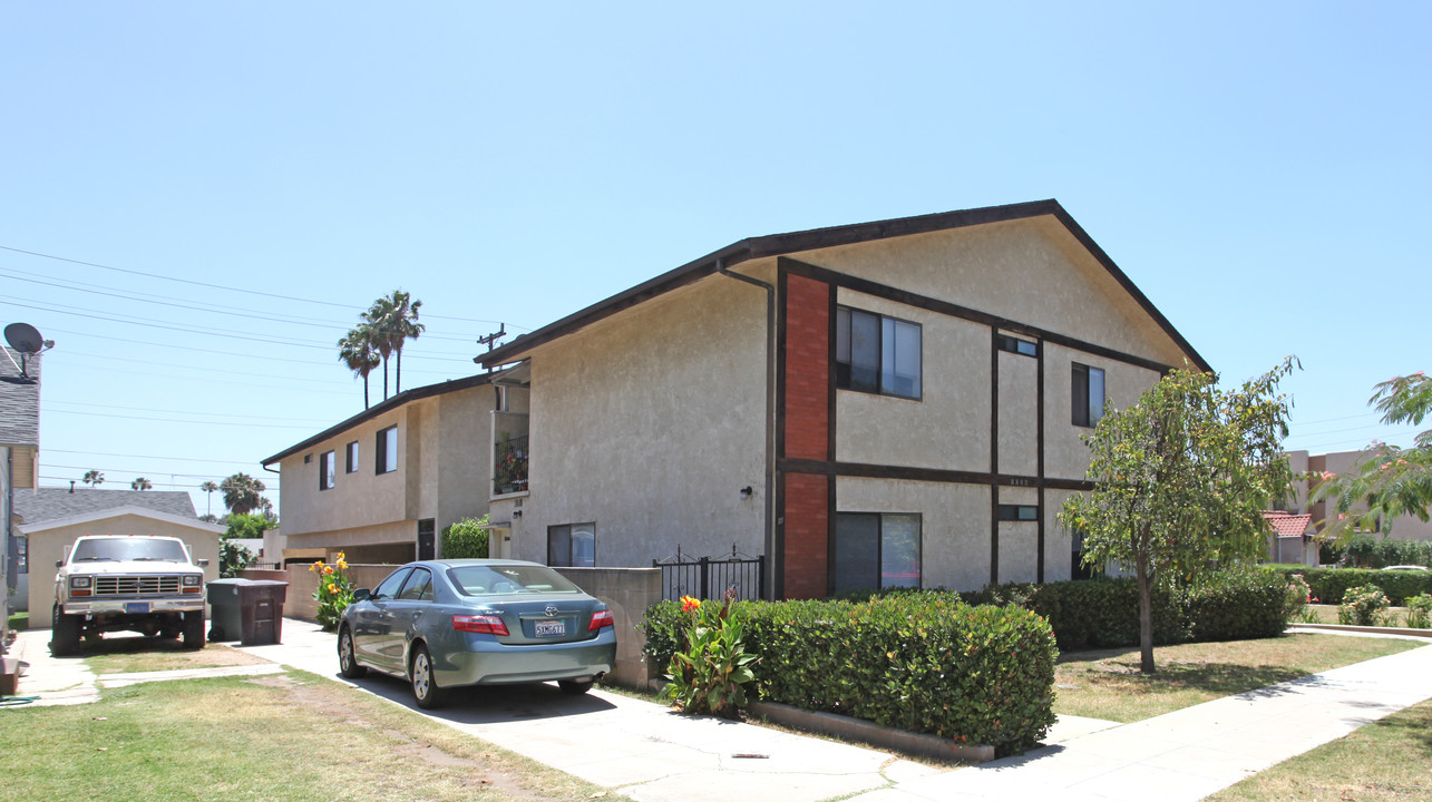 1026 Raymond Ave in Glendale, CA - Building Photo