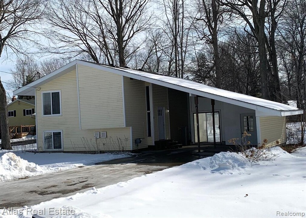 1227 Kingston Ave in Flint, MI - Building Photo