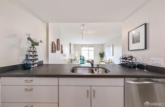 451 Kansas St in San Francisco, CA - Building Photo - Building Photo