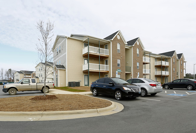 Wedgefield Apartments in Raeford, NC - Foto de edificio - Building Photo