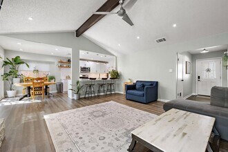 805 Garden Path Dr in Round Rock, TX - Building Photo - Building Photo