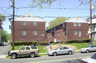 580 Jefferson Ave in Elizabeth, NJ - Building Photo - Building Photo