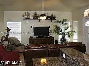 5135 Centennial Blvd in Lehigh Acres, FL - Foto de edificio - Building Photo