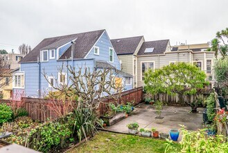 305 30th St in San Francisco, CA - Building Photo - Building Photo