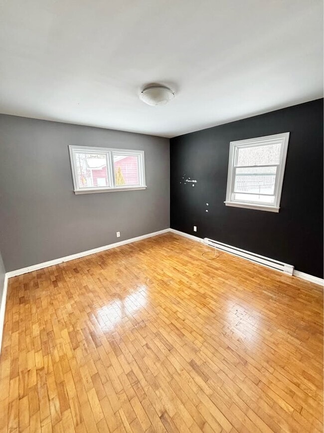 3 Bed 1 Bath House in Fredericton, NB - Building Photo - Building Photo