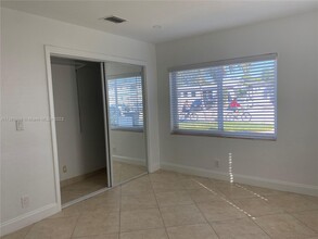 4233 Bougainvilla Dr in Lauderdale-by-the-Sea, FL - Building Photo - Building Photo