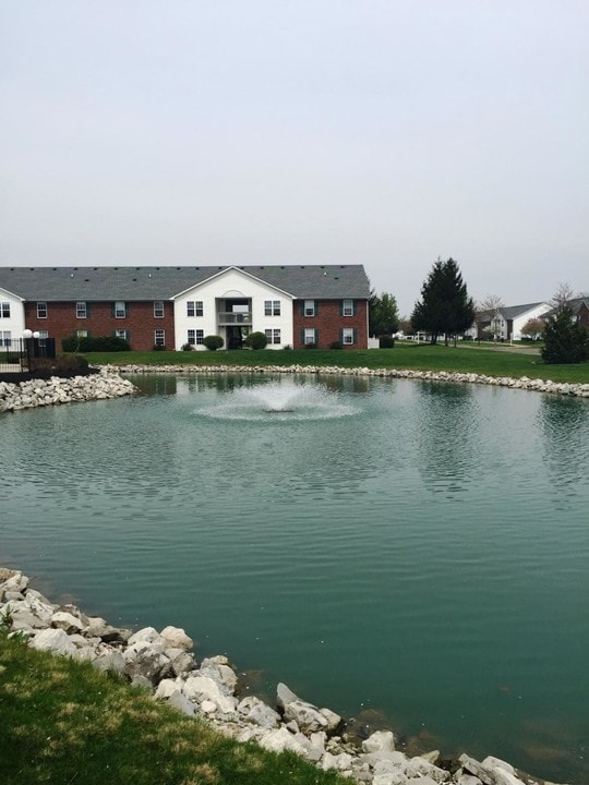 Hawthorne Lakes in Columbus, OH - Building Photo