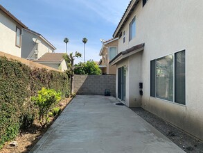 310 S Linhaven Cir in Anaheim, CA - Building Photo - Building Photo