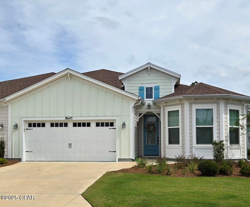 8645 Weekend Dr in Panama City Beach, FL - Building Photo