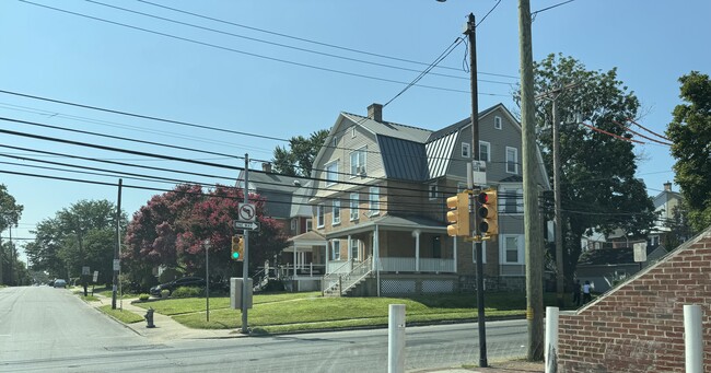 121 E Stewart Ave, Unit 3rd fl