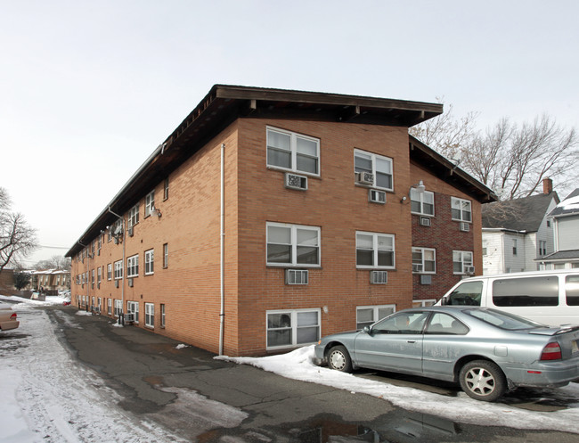 653-663 N Broad St in Elizabeth, NJ - Foto de edificio - Building Photo