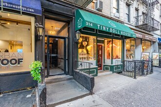 314-326 E 78th St in New York, NY - Foto de edificio - Building Photo