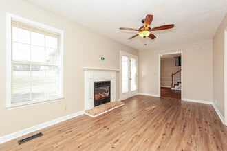 1136 Lakes Edge Dr in Murfreesboro, TN - Building Photo - Building Photo