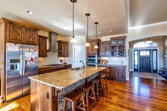 1085 Diamond Rim Dr in Colorado Springs, CO - Building Photo - Building Photo