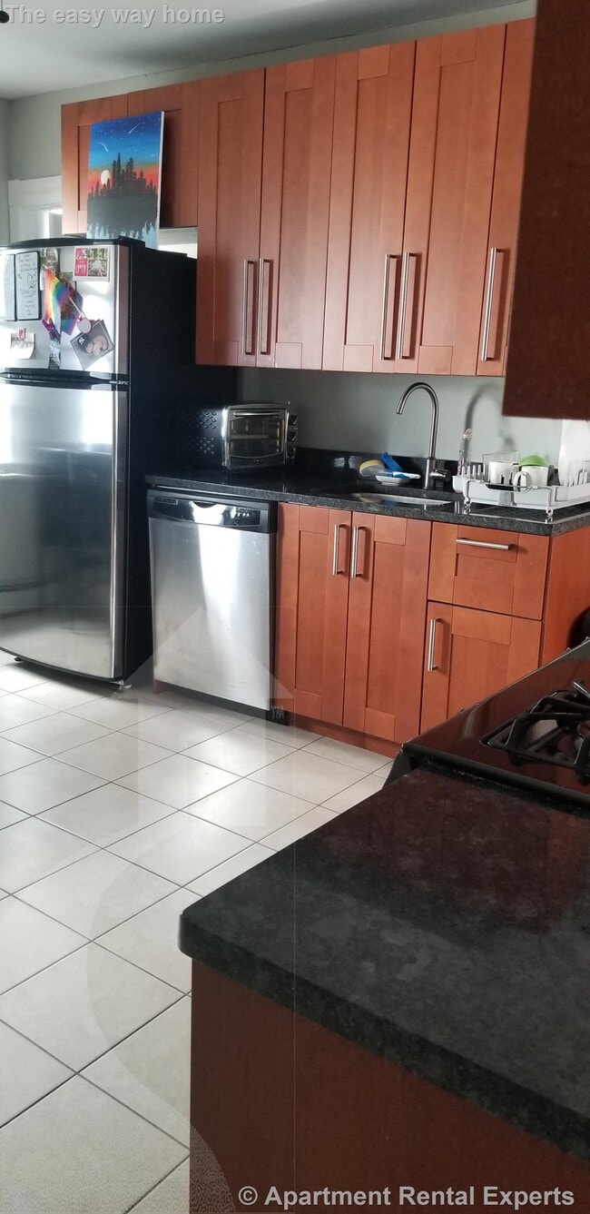 273 Cardinal Medeiros Ave in Cambridge, MA - Building Photo - Building Photo