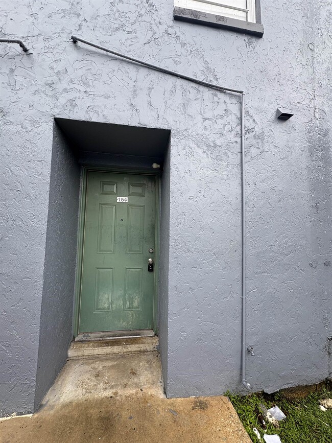 property at 2325 W Pensacola St
