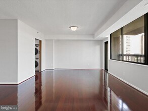 3713 S George Mason Dr in Falls Church, VA - Building Photo - Building Photo