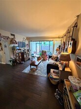 720 N Village Dr in St. Petersburg, FL - Building Photo - Building Photo