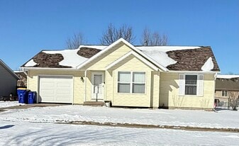 850 Maple St in North Liberty, IA - Building Photo