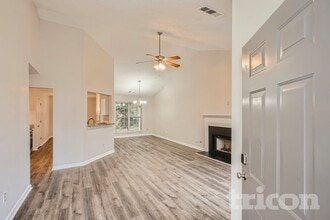 4875 Larkspur Ln in College Park, GA - Building Photo - Building Photo