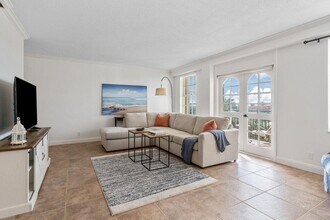 3475 S Ocean Blvd in Palm Beach, FL - Foto de edificio - Building Photo