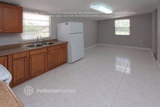 4525 W Paris St in Tampa, FL - Foto de edificio - Building Photo