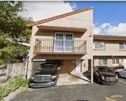 5631 W 28th Ave in Hialeah, FL - Building Photo