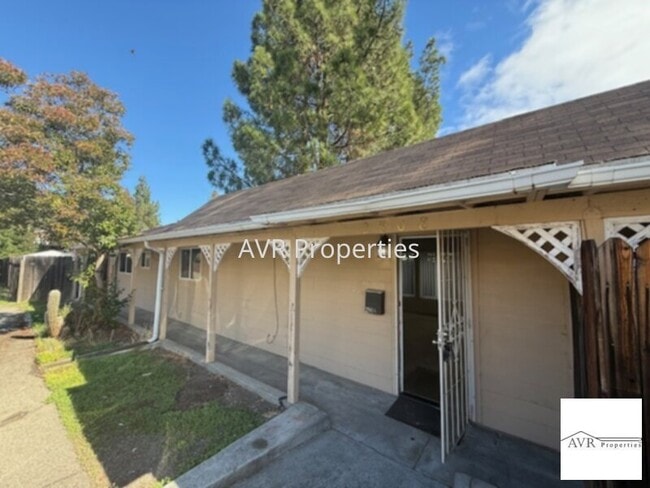 2808 College Ave in Livermore, CA - Building Photo - Building Photo