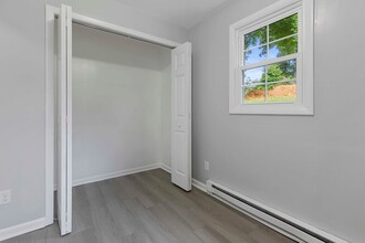 765 College St, Unit Center 130 in Christiansburg, VA - Building Photo - Building Photo
