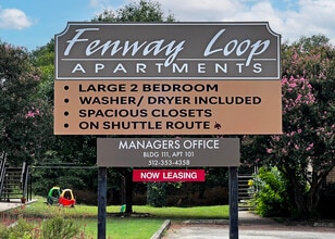 Fenway Loop Apartments in San Marcos, TX - Foto de edificio - Building Photo