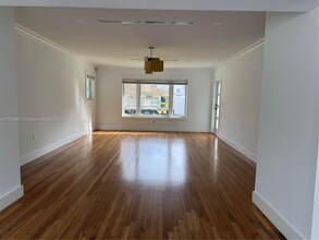 547 Giralda Ave in Coral Gables, FL - Building Photo - Building Photo