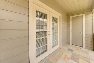 2023 Gentryside Dr in Houston, TX - Foto de edificio - Building Photo