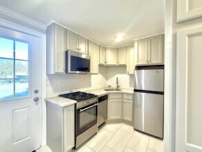 284 Montvale Ave in Woburn, MA - Building Photo - Building Photo