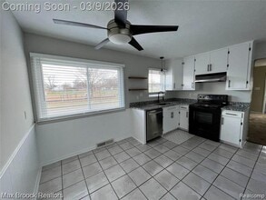 1824 University St in Ferndale, MI - Building Photo - Building Photo