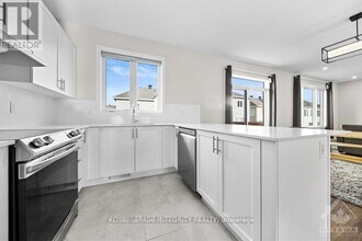 232 Appalachian Cir in Ottawa, ON - Building Photo - Building Photo