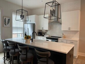 162 Chestnut Cir in Atlanta, GA - Building Photo - Building Photo